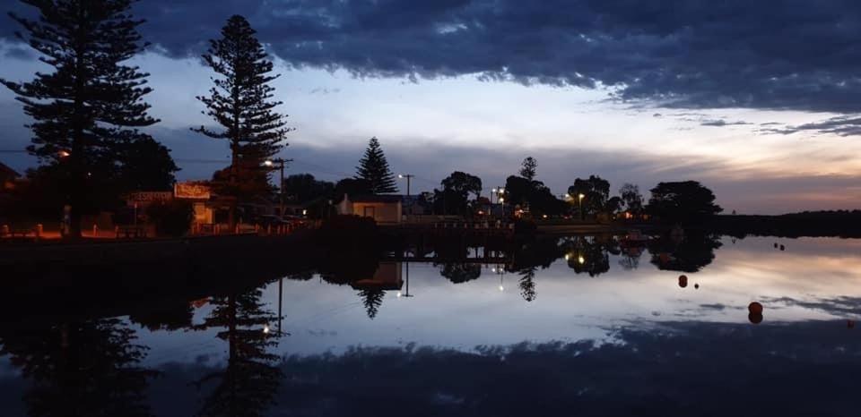 That Seaside Cottage - Fully Equipped Home, 4 Bedrooms On The Foreshore Tooradin Exterior photo