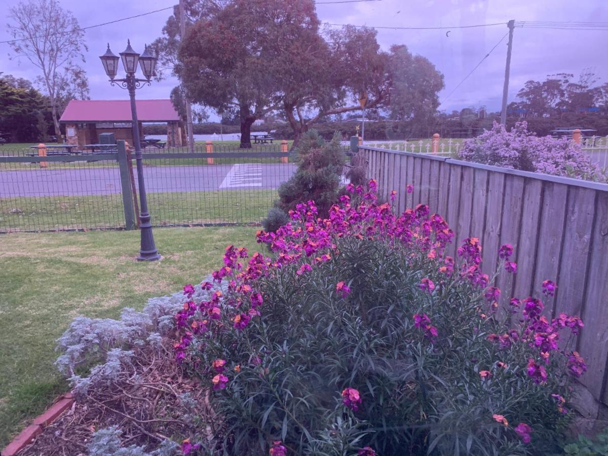 That Seaside Cottage - Fully Equipped Home, 4 Bedrooms On The Foreshore Tooradin Exterior photo